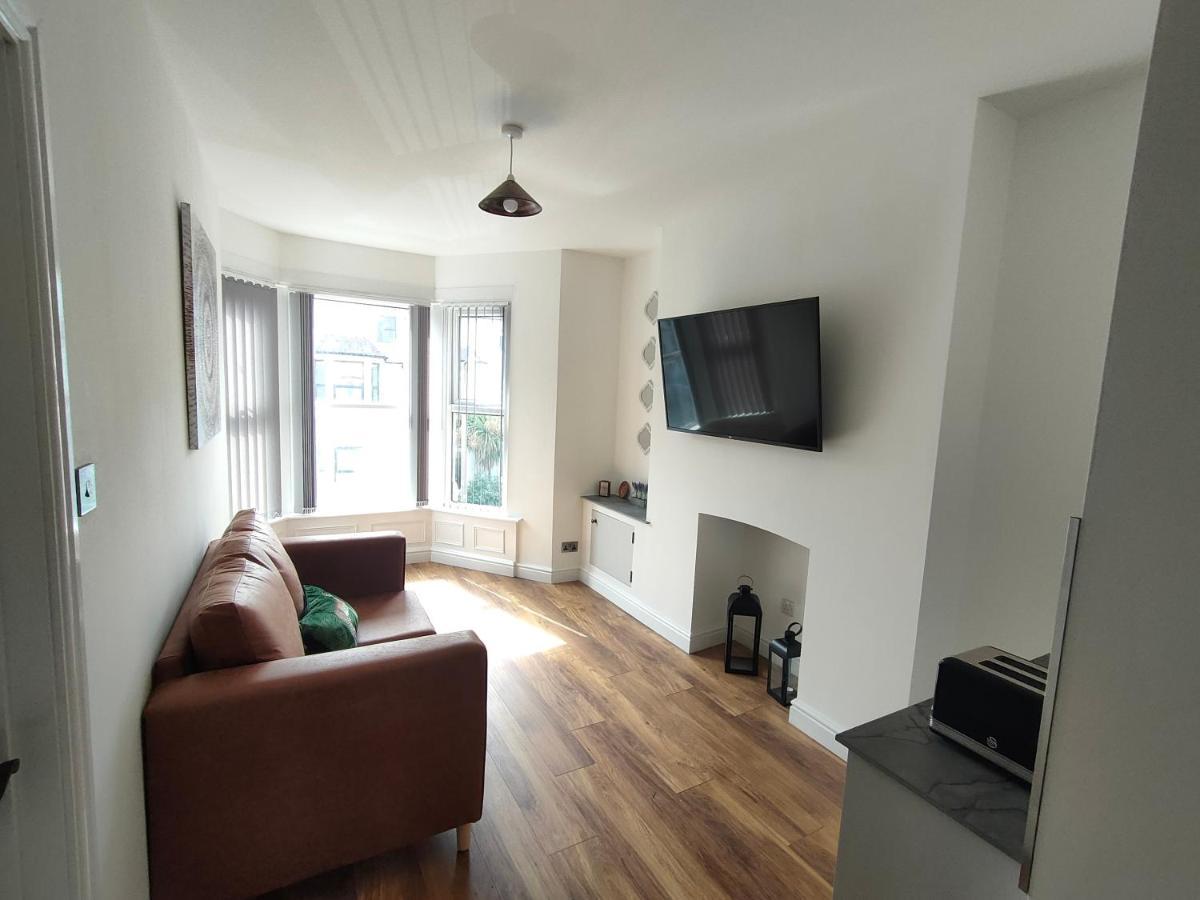 Lovely Refurbished Apartments, Morecambe Promenade 외부 사진